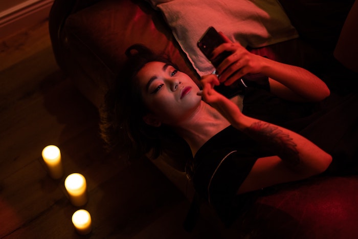 Chat Erotica: College Guy Engages in Unfiltered Sex Talk with Married Asian MILF