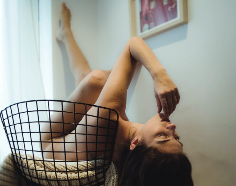 Four Great Ways to Turn Up the Heat in a Sex Chat Room
